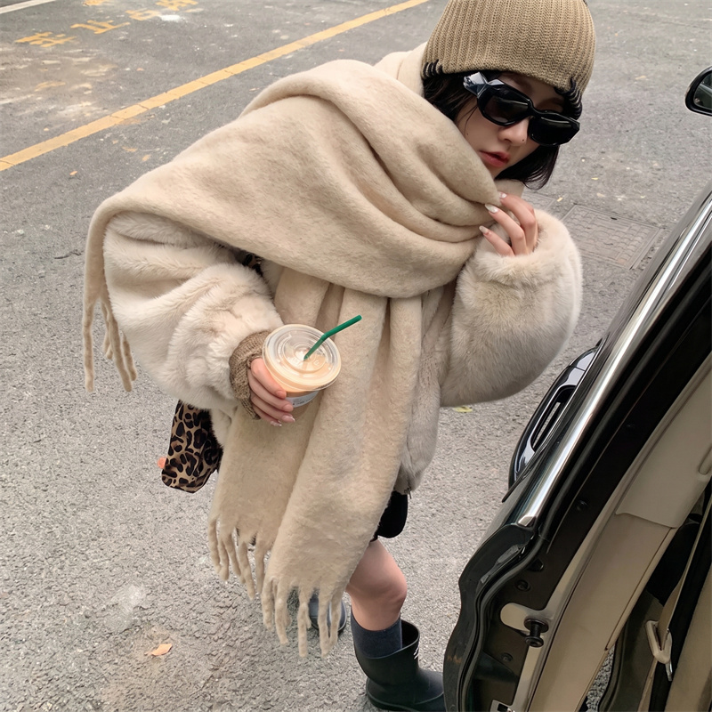 Street Fashion Hijab - ผ้าพันคอขนโมแฮร์ 36 สี พร้อมชายครุย สำหรับผู้หญิง ผ้าคลุมไหลอุ่นๆ