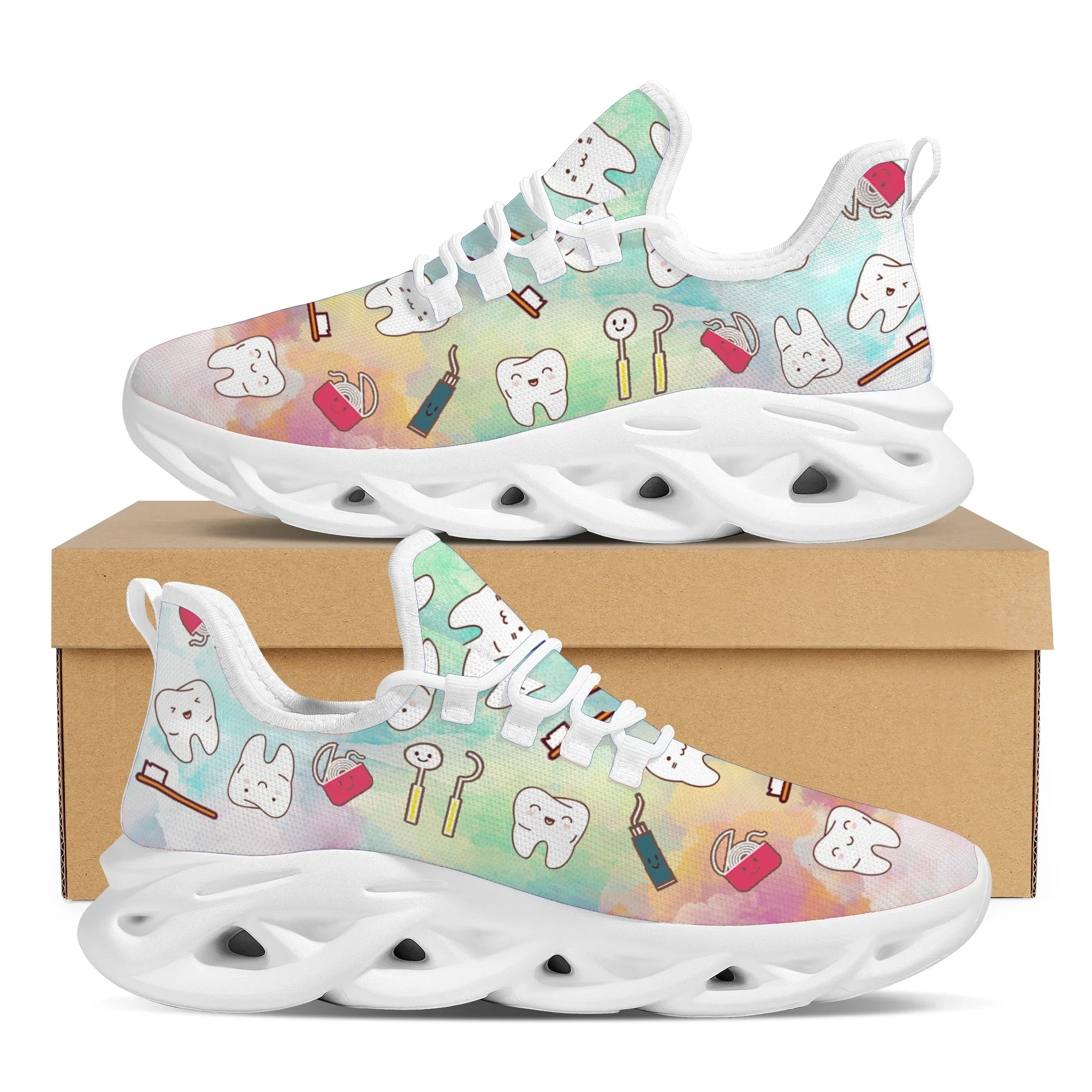 Street Fashion Walking - รองเท้าผ้าใบแฟชั่นลายการ์ตูนอุปกรณ์ทันตกรรมสำหรับผู้หญิง รุ่นใหม่ สไตล์สตรีท ใส่เดินสบาย ระบายอากาศได้ดี เหมาะสำหรับวัยรุ่น