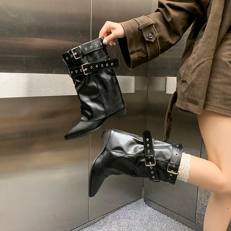 รองเท้าบูทผู้หญิงหัวแหลมแบบมีส - Street Fashion Winter 2025 บทวิจารณ์และราคา