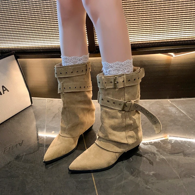 รองเท้าบูทผู้หญิงหัวแหลมแบบมีส - Street Fashion Winter 2025 บทวิจารณ์และราคา